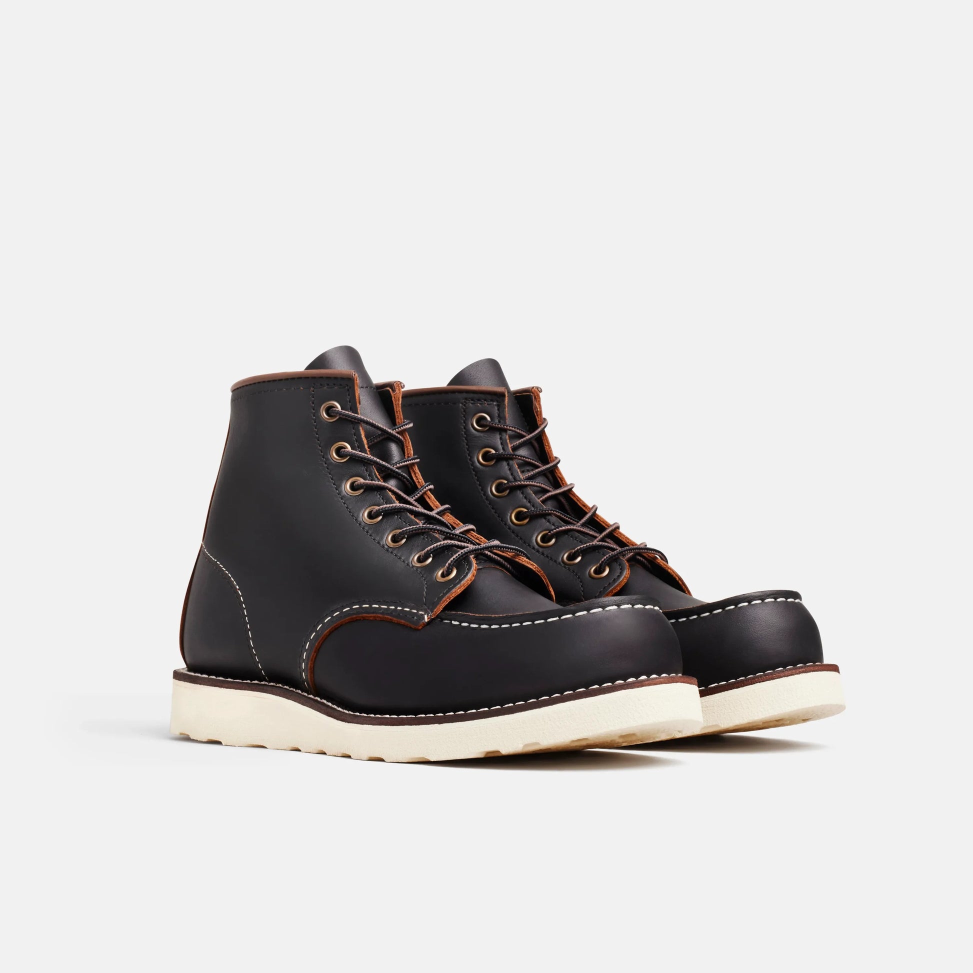 Classic Moc 6-Inch Boot in Black Leather 8849 - Red Wing Shoes Men