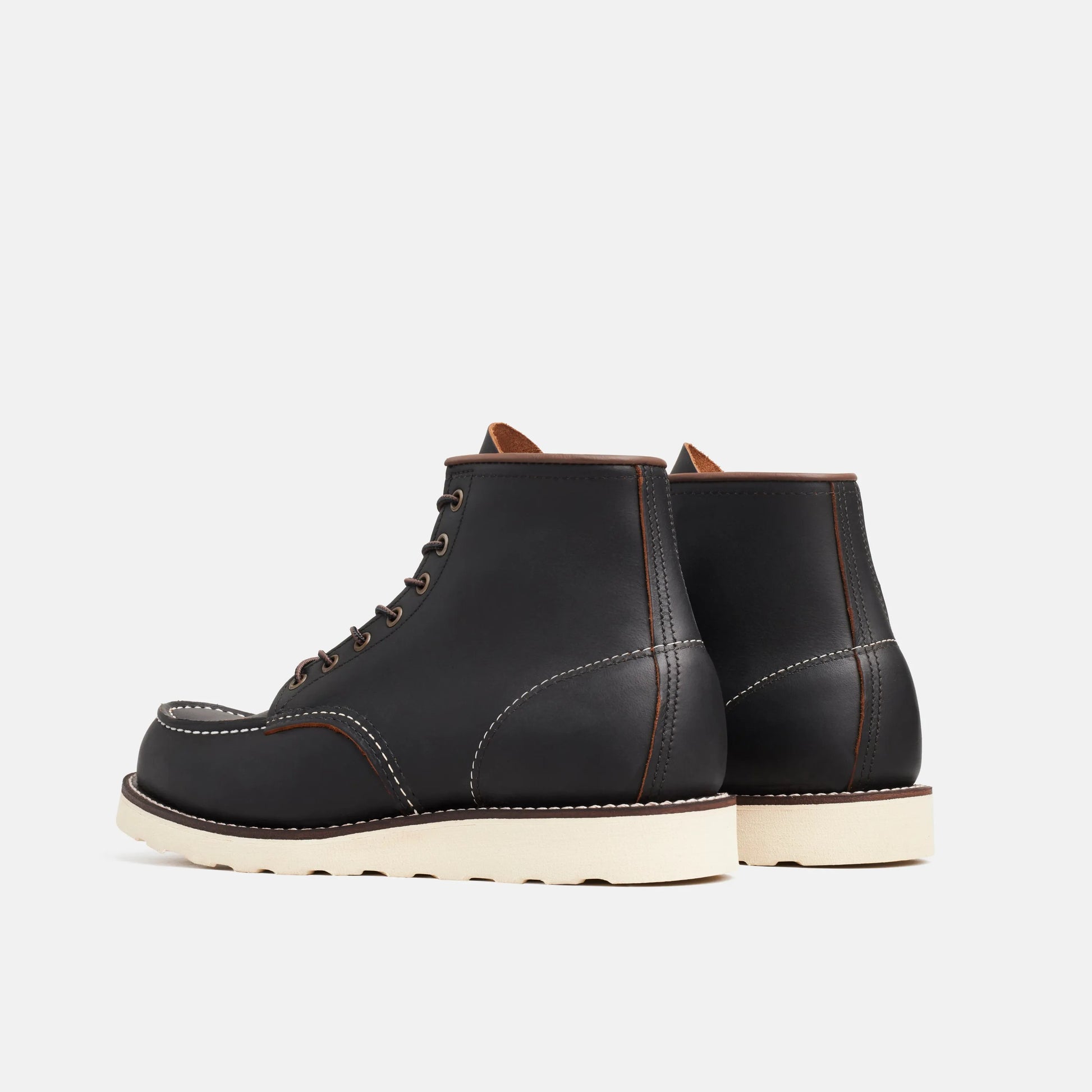 Classic Moc 6-Inch Boot in Black Leather 8849 - Red Wing Shoes Men