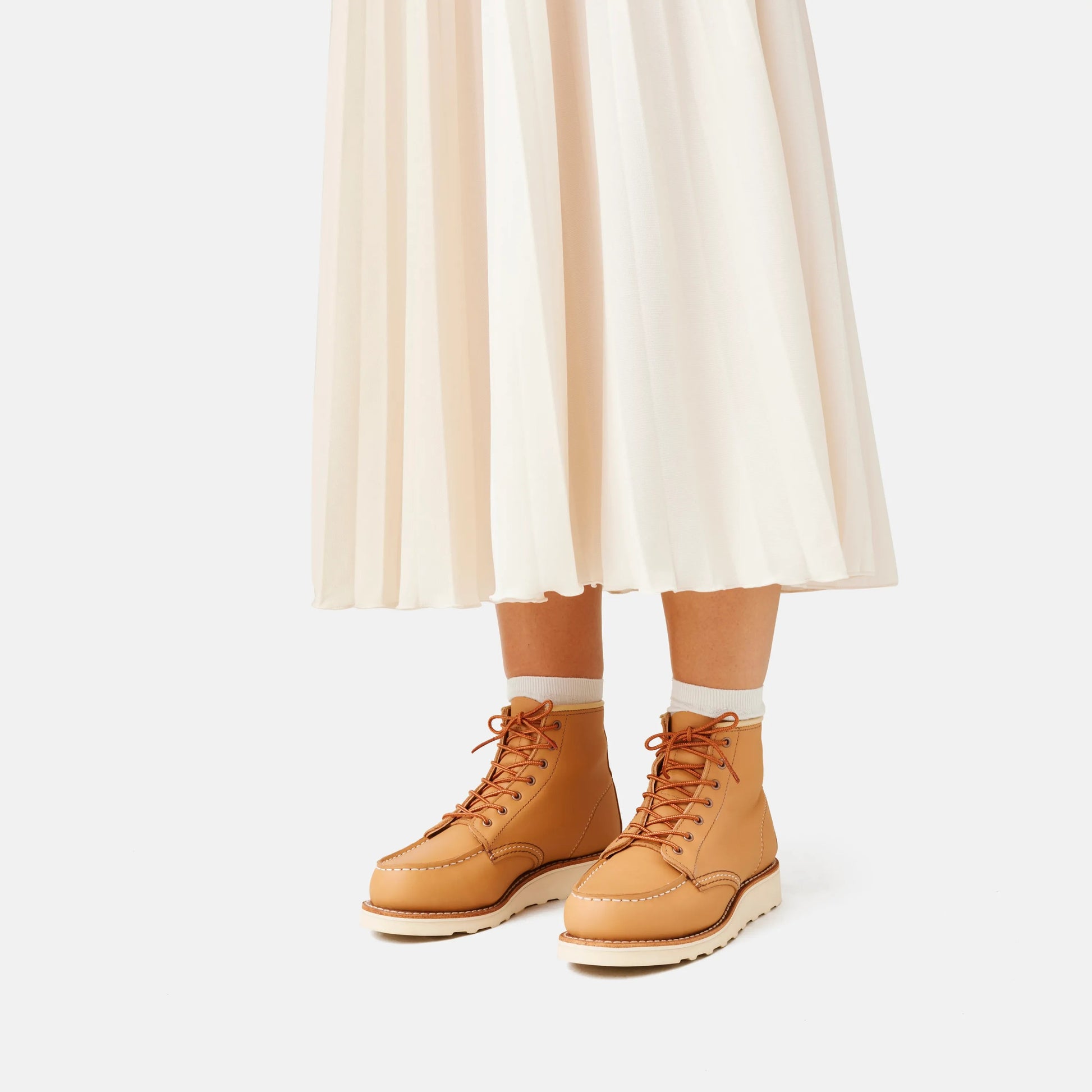 6-Inch Classic Moc Short Boot in Tan Leather 3383 | Red Wing Heritage - Red Wing Shoes Women
